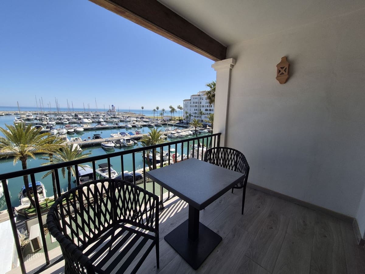 Apartamento de 3 habitaciones en La Duquesa / Puerto de la Duquesa en venta con garaje - 499.000 € (Ref: 9687575)