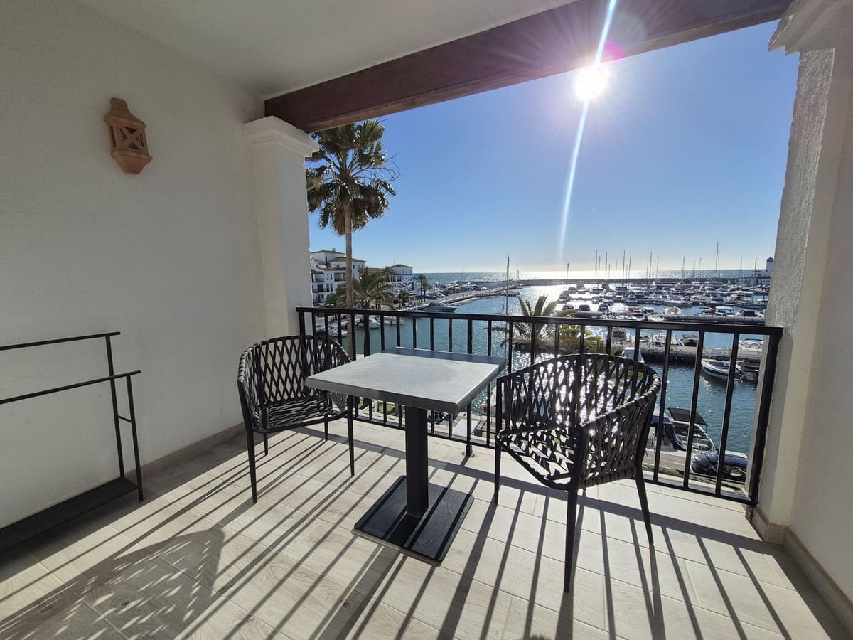 Apartamento de 3 habitaciones en La Duquesa / Puerto de la Duquesa en venta con garaje - 499.000 € (Ref: 9687575)