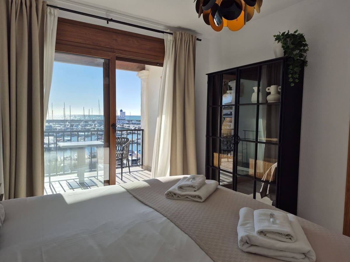 Apartamento de 3 habitaciones en La Duquesa / Puerto de la Duquesa en venta con garaje - 499.000 € (Ref: 9687575)
