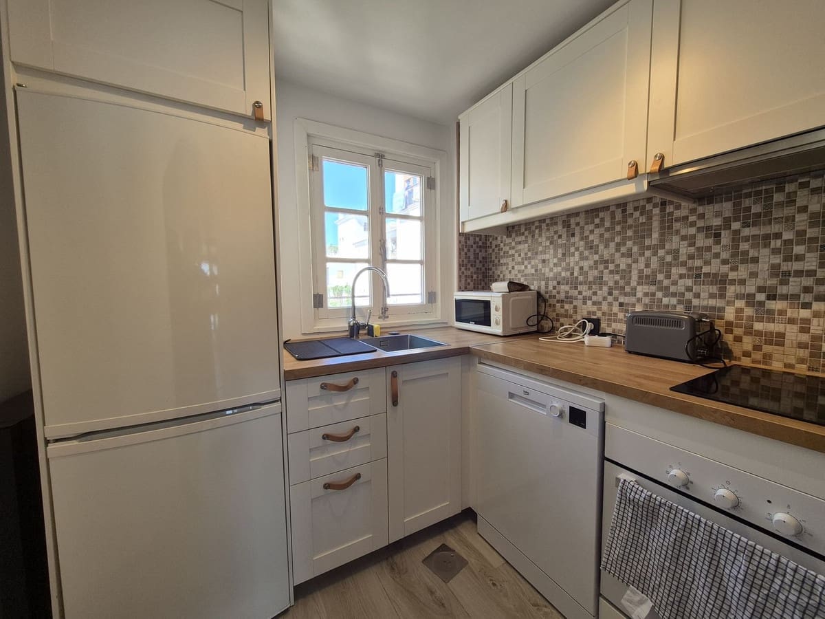 Apartamento de 3 habitaciones en La Duquesa / Puerto de la Duquesa en venta con garaje - 499.000 € (Ref: 9687575)