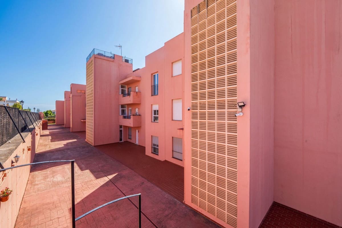3 soveværelse Penthouse til salg i La Duquesa / Puerto de la Duquesa med swimmingpool garage - € 269.000 (Ref: 9688434)