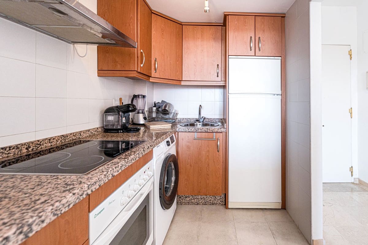3 soveværelse Penthouse til salg i La Duquesa / Puerto de la Duquesa med swimmingpool garage - € 269.000 (Ref: 9688434)