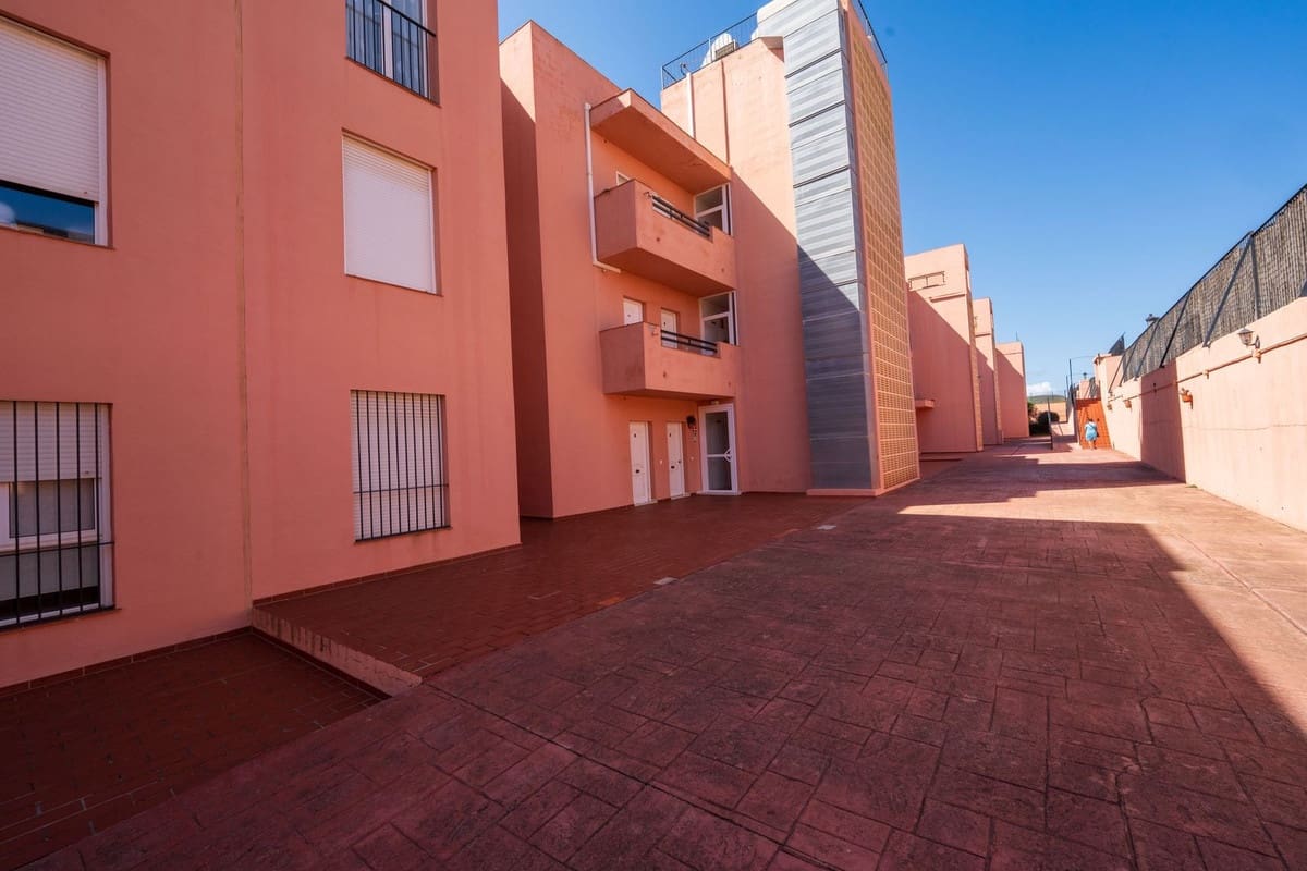 3 soveværelse Penthouse til salg i La Duquesa / Puerto de la Duquesa med swimmingpool garage - € 269.000 (Ref: 9688434)