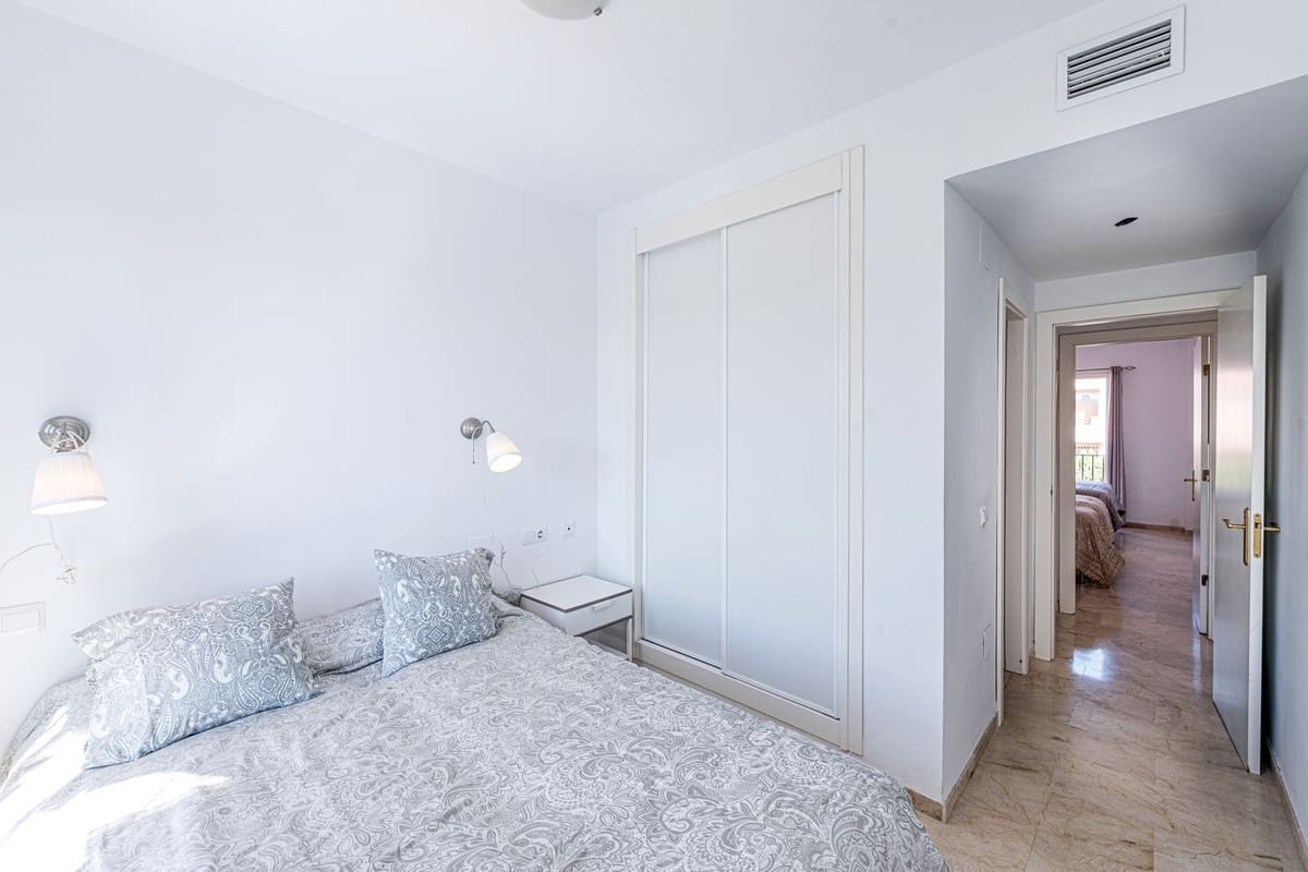 3 soveværelse Penthouse til salg i La Duquesa / Puerto de la Duquesa med swimmingpool garage - € 269.000 (Ref: 9688434)