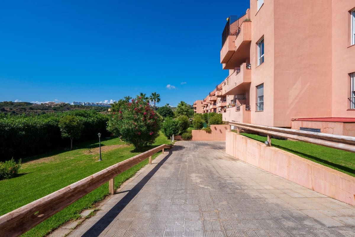 3 soveværelse Penthouse til salg i La Duquesa / Puerto de la Duquesa med swimmingpool garage - € 269.000 (Ref: 9688434)
