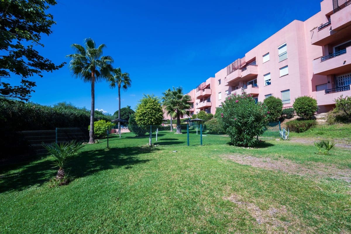3 soveværelse Penthouse til salg i La Duquesa / Puerto de la Duquesa med swimmingpool garage - € 269.000 (Ref: 9688434)