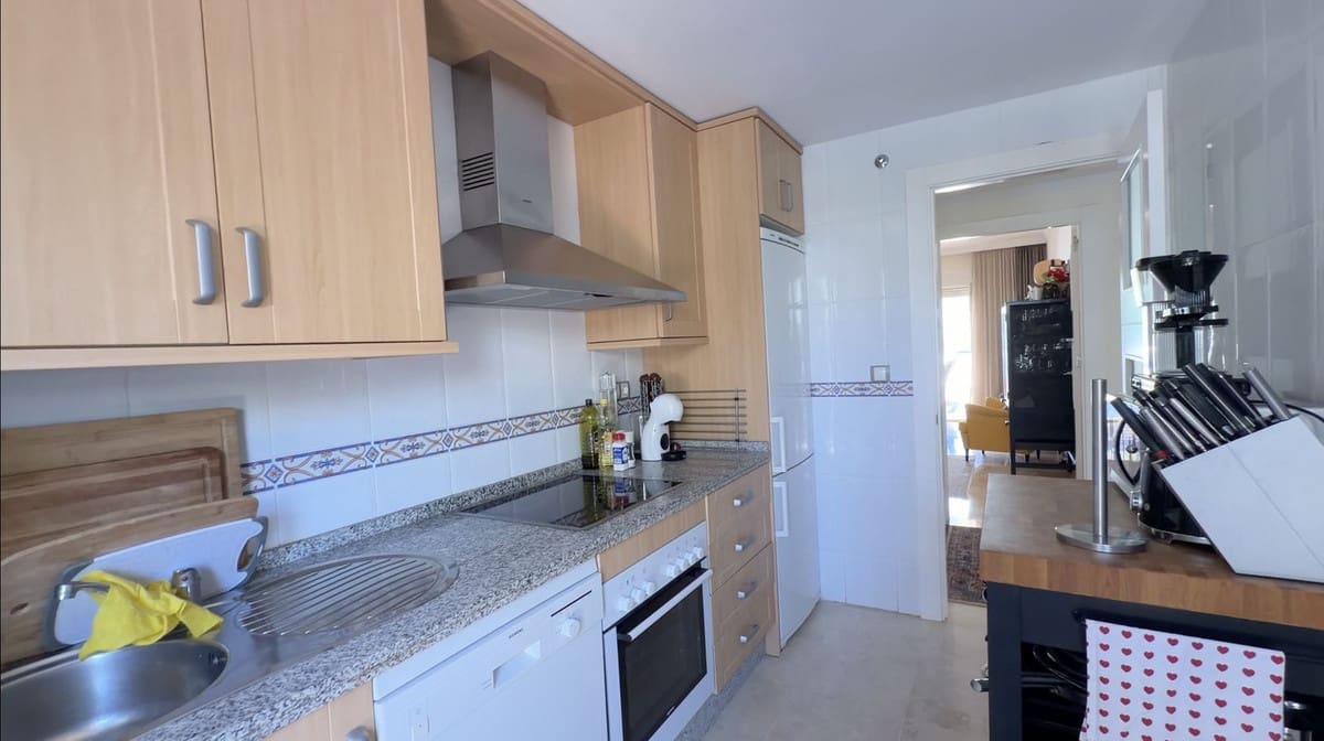 2 Zimmer Apartment zu verkaufen in La Duquesa / Puerto de la Duquesa mit Pool Garage - 330.000 € (Ref: 9747260)