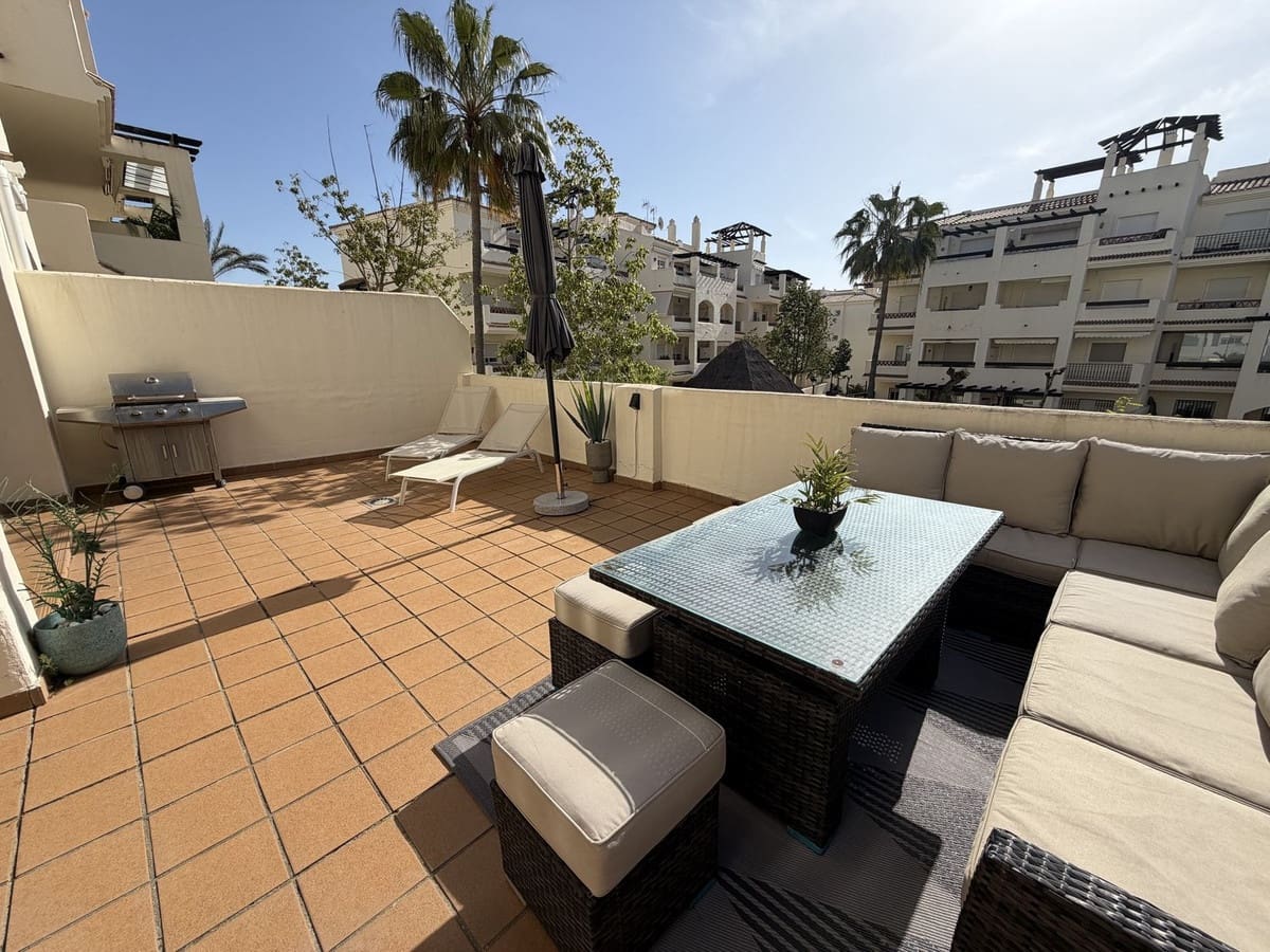 2 bedroom Apartment for sale in La Duquesa / Puerto de la Duquesa with pool garage - € 330,000 (Ref: 9747260)