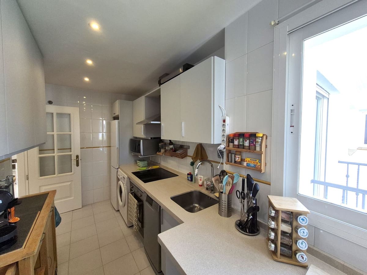 2 sovrum Lägenhet till salu i La Duquesa / Puerto de la Duquesa med pool garage - 320 000 € (Ref: 9748257)