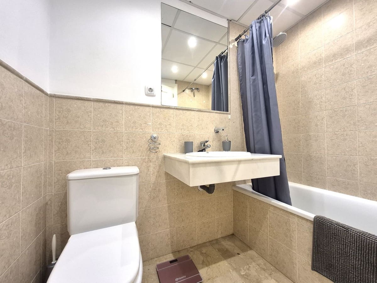 2 sovrum Lägenhet till salu i La Duquesa / Puerto de la Duquesa med pool garage - 320 000 € (Ref: 9748257)