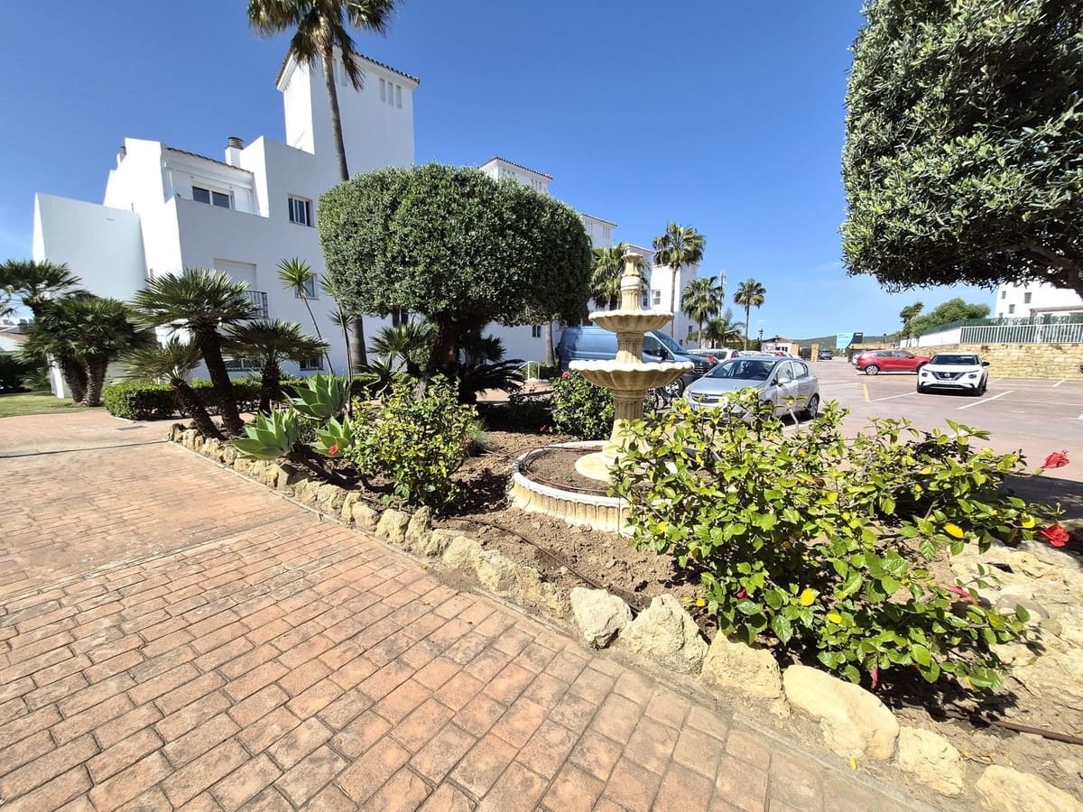 2 sovrum Lägenhet till salu i La Duquesa / Puerto de la Duquesa med pool garage - 320 000 € (Ref: 9748257)