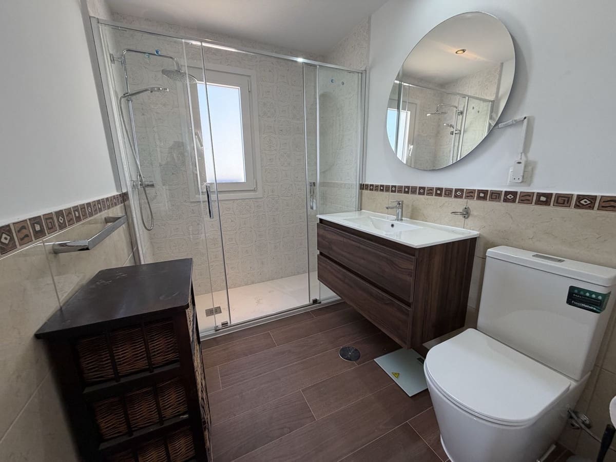 1 chambre Penthouse à vendre à La Duquesa / Puerto de la Duquesa - 249 000 € (Ref: 9776989)