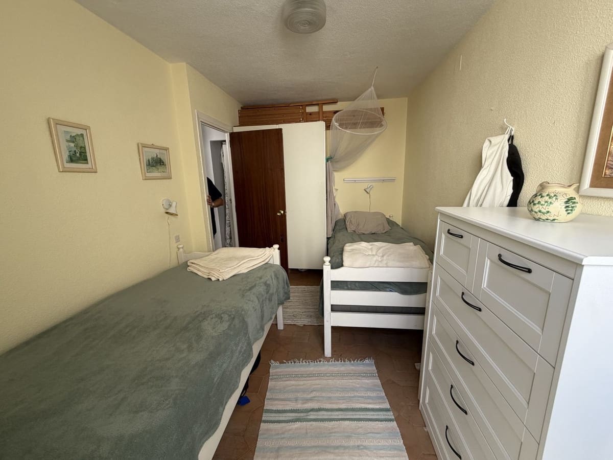 2 bedroom Townhouse for sale in La Duquesa / Puerto de la Duquesa with pool - € 249,000 (Ref: 9786818)