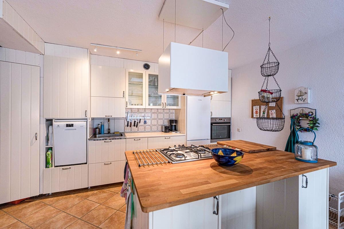 2 soveværelse Byhus til salg i La Duquesa / Puerto de la Duquesa med swimmingpool - € 249.000 (Ref: 9786818)