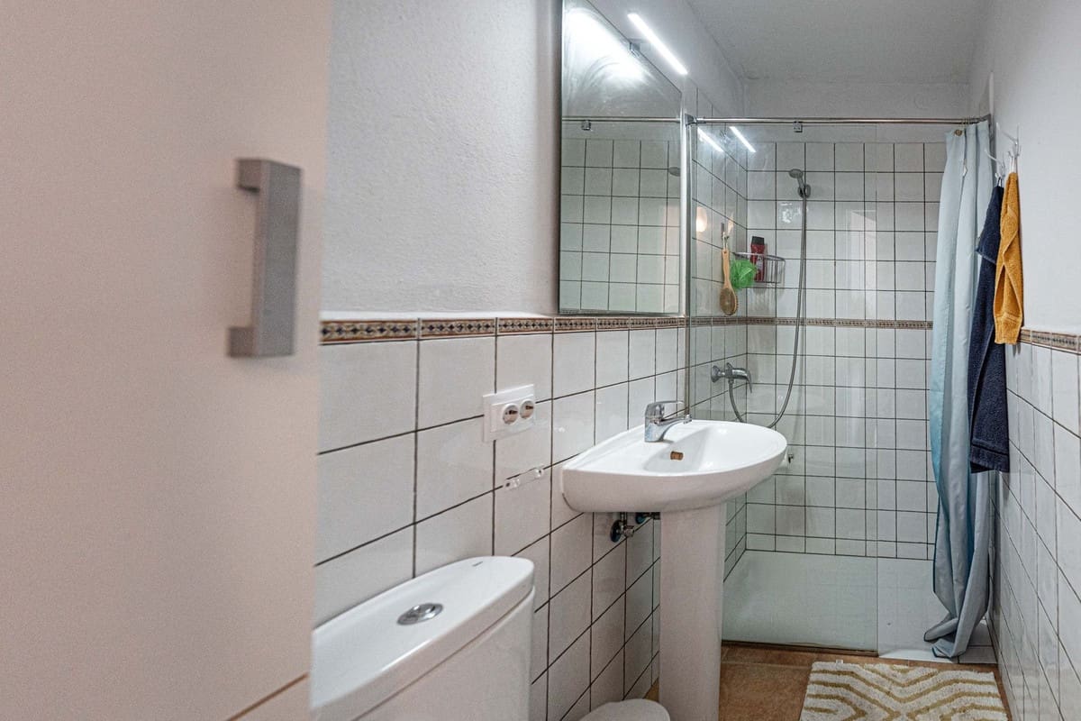 2 soveværelse Byhus til salg i La Duquesa / Puerto de la Duquesa med swimmingpool - € 249.000 (Ref: 9786818)