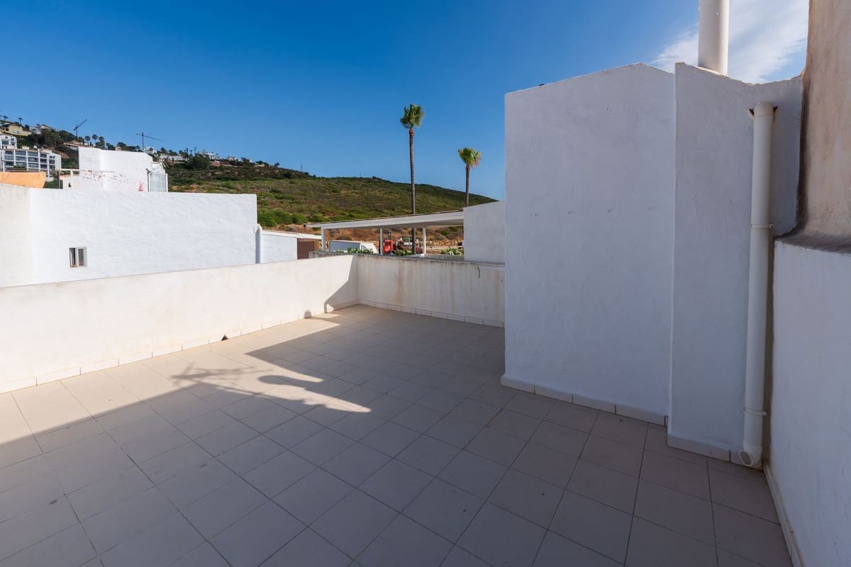 2 soveværelse Byhus til salg i La Duquesa / Puerto de la Duquesa med swimmingpool - € 249.000 (Ref: 9786818)