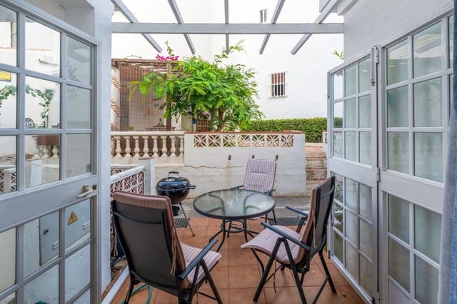 2 sypialnia Dom na sprzedaż w La Duquesa / Puerto de la Duquesa, Manilva z basenem - 249 000 € (Ref: 9786818)