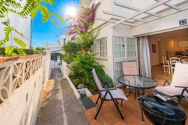 2 sypialnia Dom na sprzedaż w La Duquesa / Puerto de la Duquesa, Manilva z basenem - 249 000 € (Ref: 9786818)