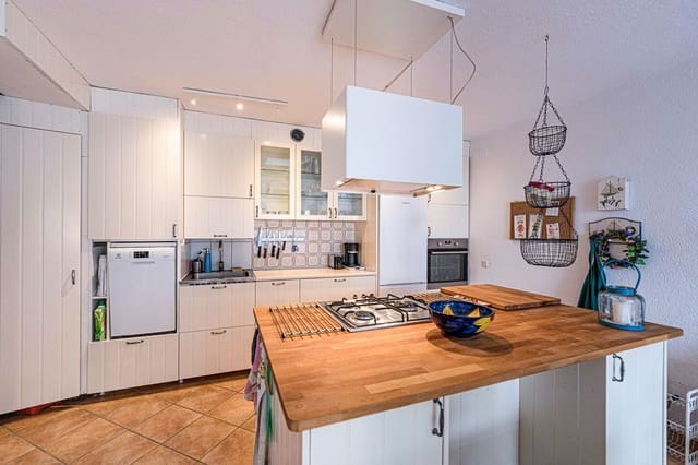 2 sypialnia Dom na sprzedaż w La Duquesa / Puerto de la Duquesa, Manilva z basenem - 249 000 € (Ref: 9786818)