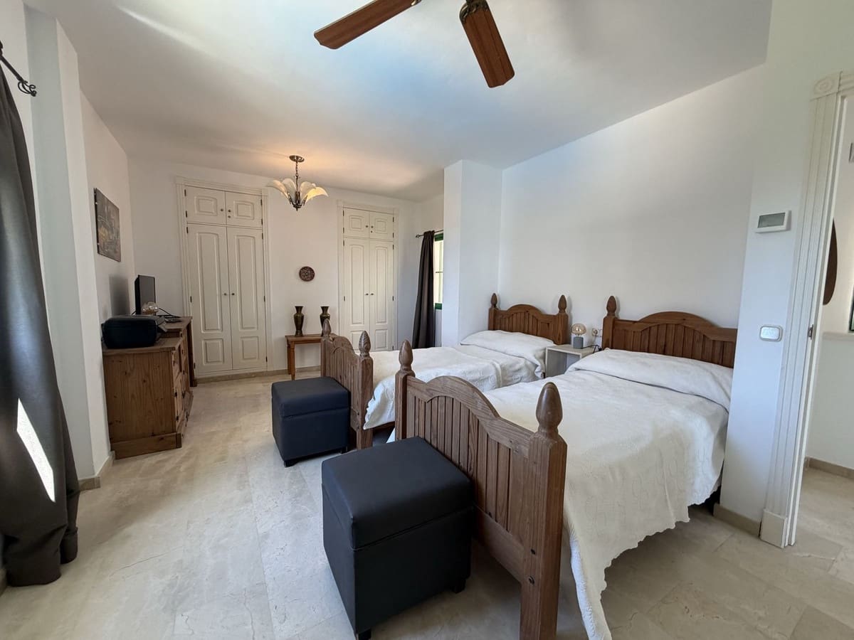 3 bedroom Townhouse for sale in Bahia de Casares with pool garage - € 550,000 (Ref: 9787589)