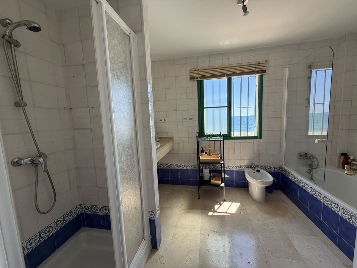 3 bedroom Townhouse for sale in Bahia de Casares with pool garage - € 550,000 (Ref: 9787589)