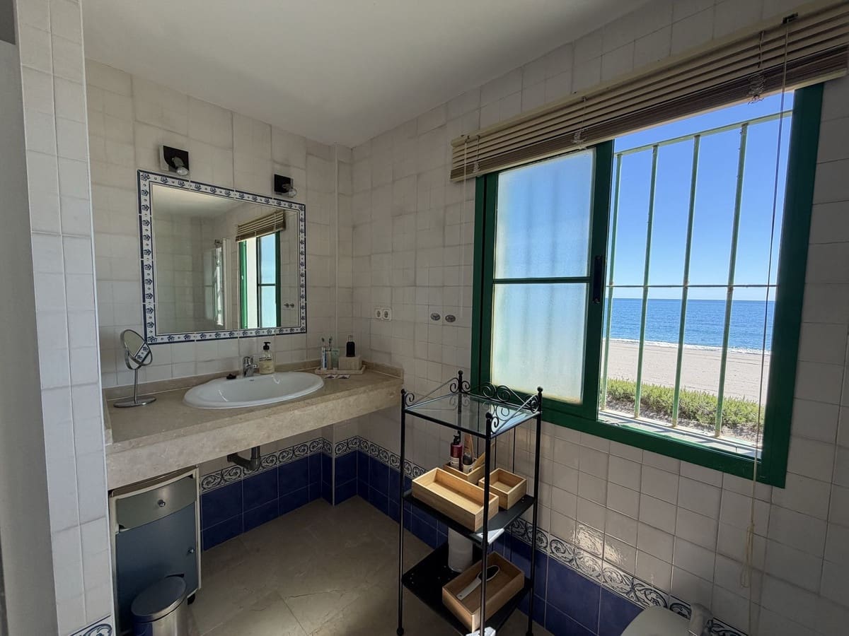 3 bedroom Townhouse for sale in Bahia de Casares with pool garage - € 550,000 (Ref: 9787589)