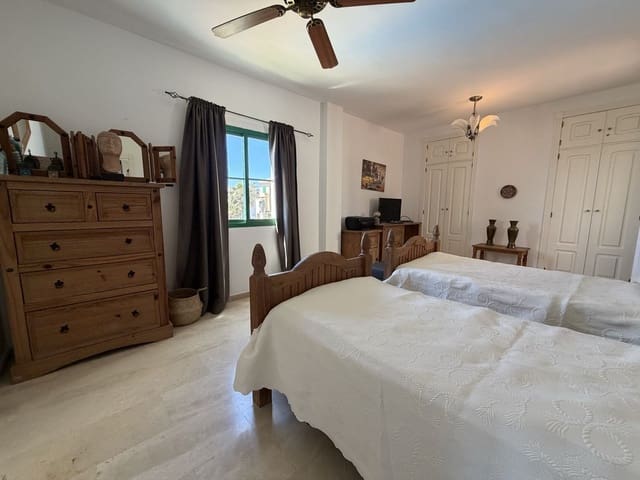 3 sypialnia Dom na sprzedaż w Bahia de Casares, Casares z basenem garażem - 550 000 € (Ref: 9787589)