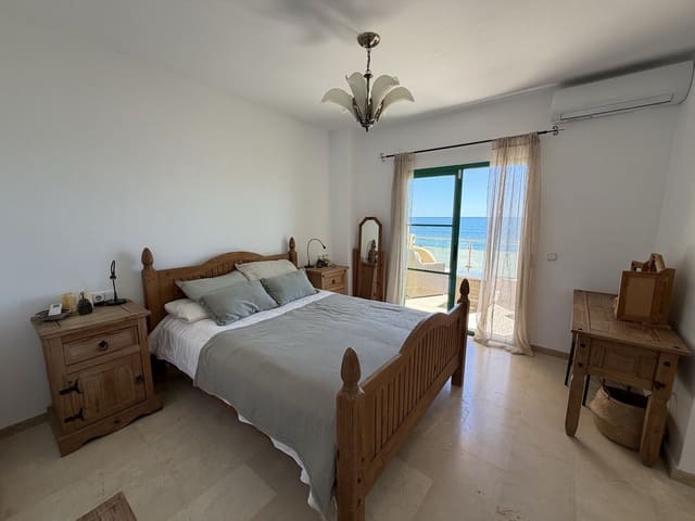 3 sypialnia Dom na sprzedaż w Bahia de Casares, Casares z basenem garażem - 550 000 € (Ref: 9787589)
