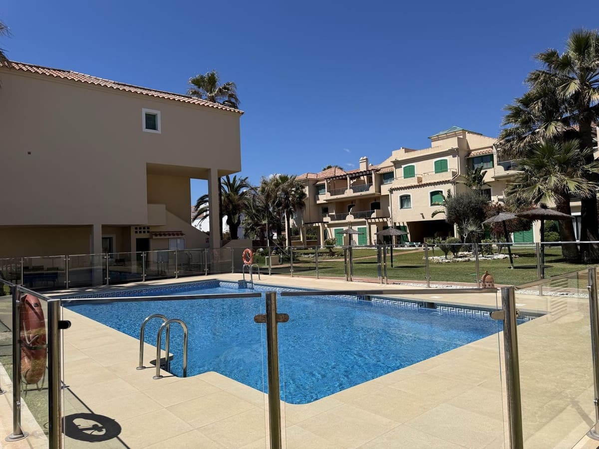 3 bedroom Townhouse for sale in Bahia de Casares with pool garage - € 550,000 (Ref: 9787589)