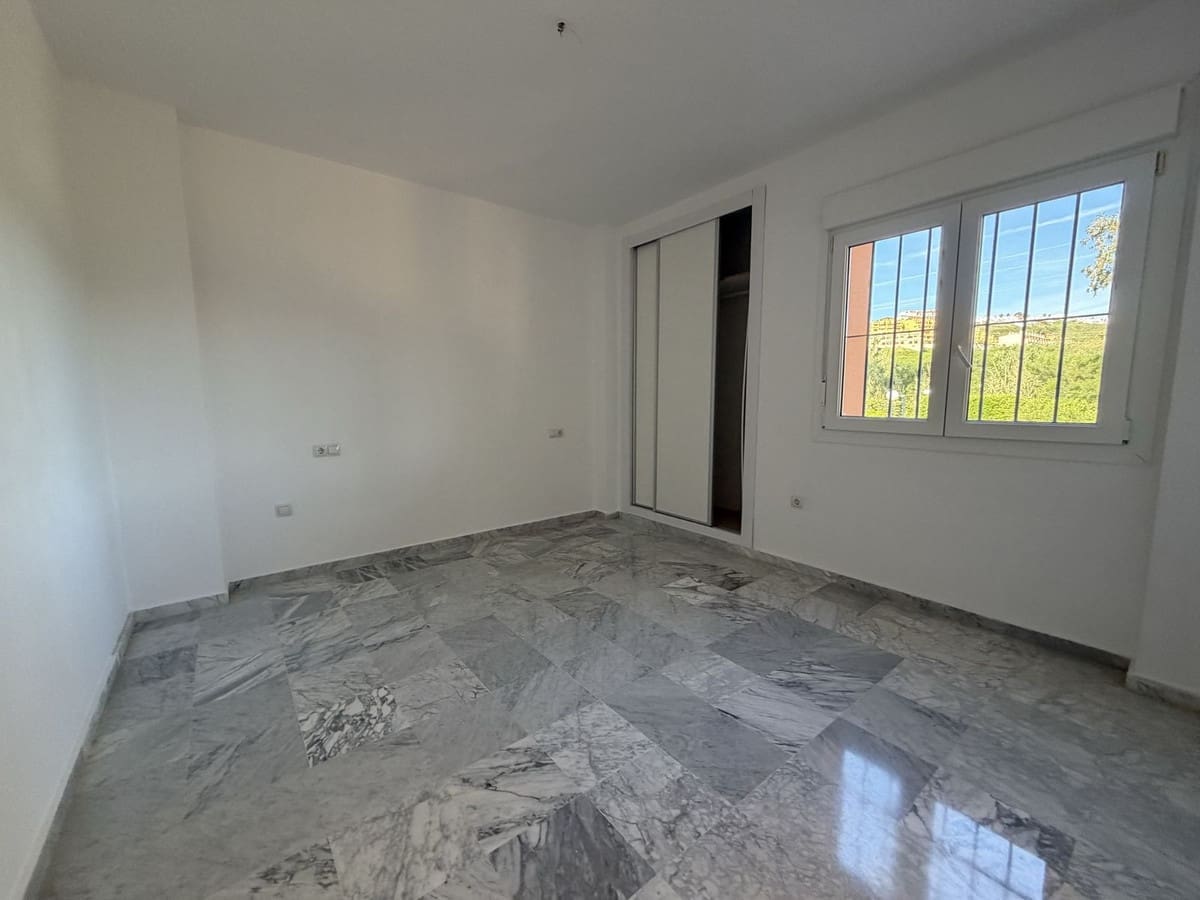 4 sypialnia Dom na sprzedaż w Manilva z basenem garażem - 475 000 € (Ref: 9789820)