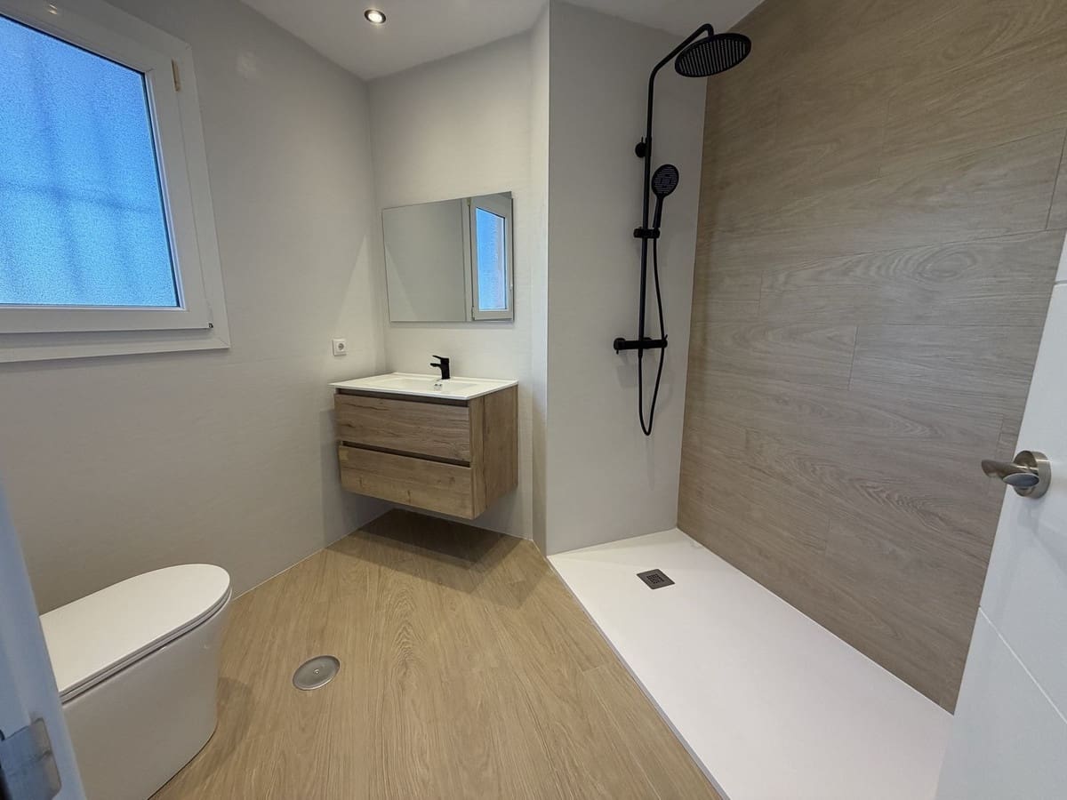 4 sypialnia Dom na sprzedaż w Manilva z basenem garażem - 475 000 € (Ref: 9789820)