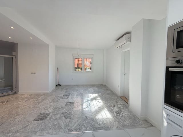 4 slaapkamer Huis te koop in Manilva met zwembad garage - € 475.000 (Ref: 9789820)