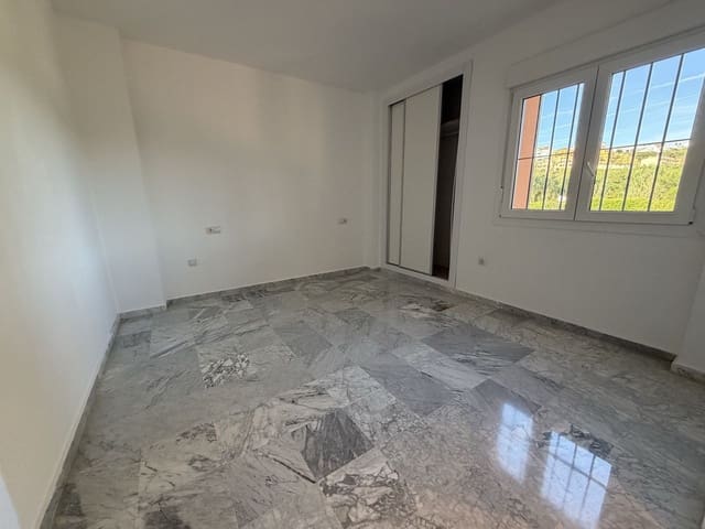 4 slaapkamer Huis te koop in Manilva met zwembad garage - € 475.000 (Ref: 9789820)