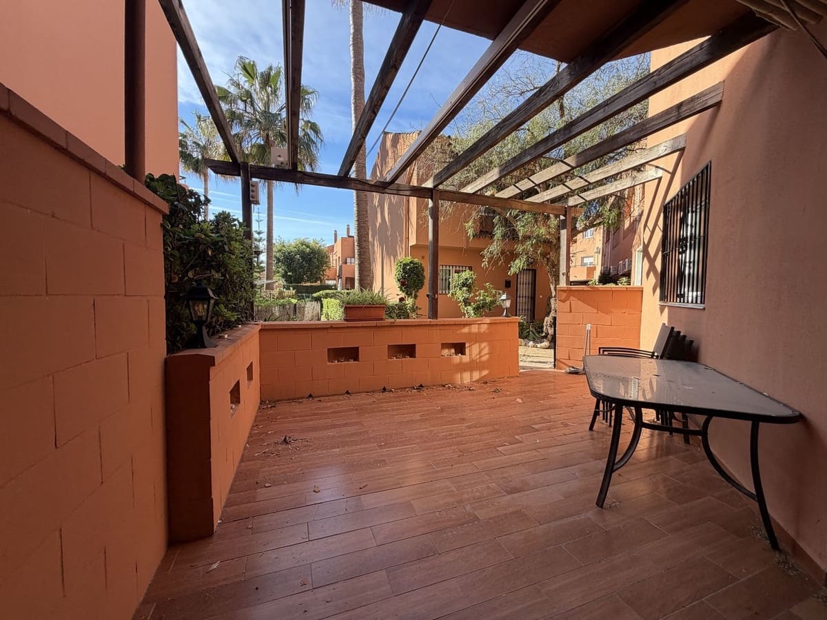 4 sypialnia Dom na sprzedaż w Manilva z basenem garażem - 475 000 € (Ref: 9789820)