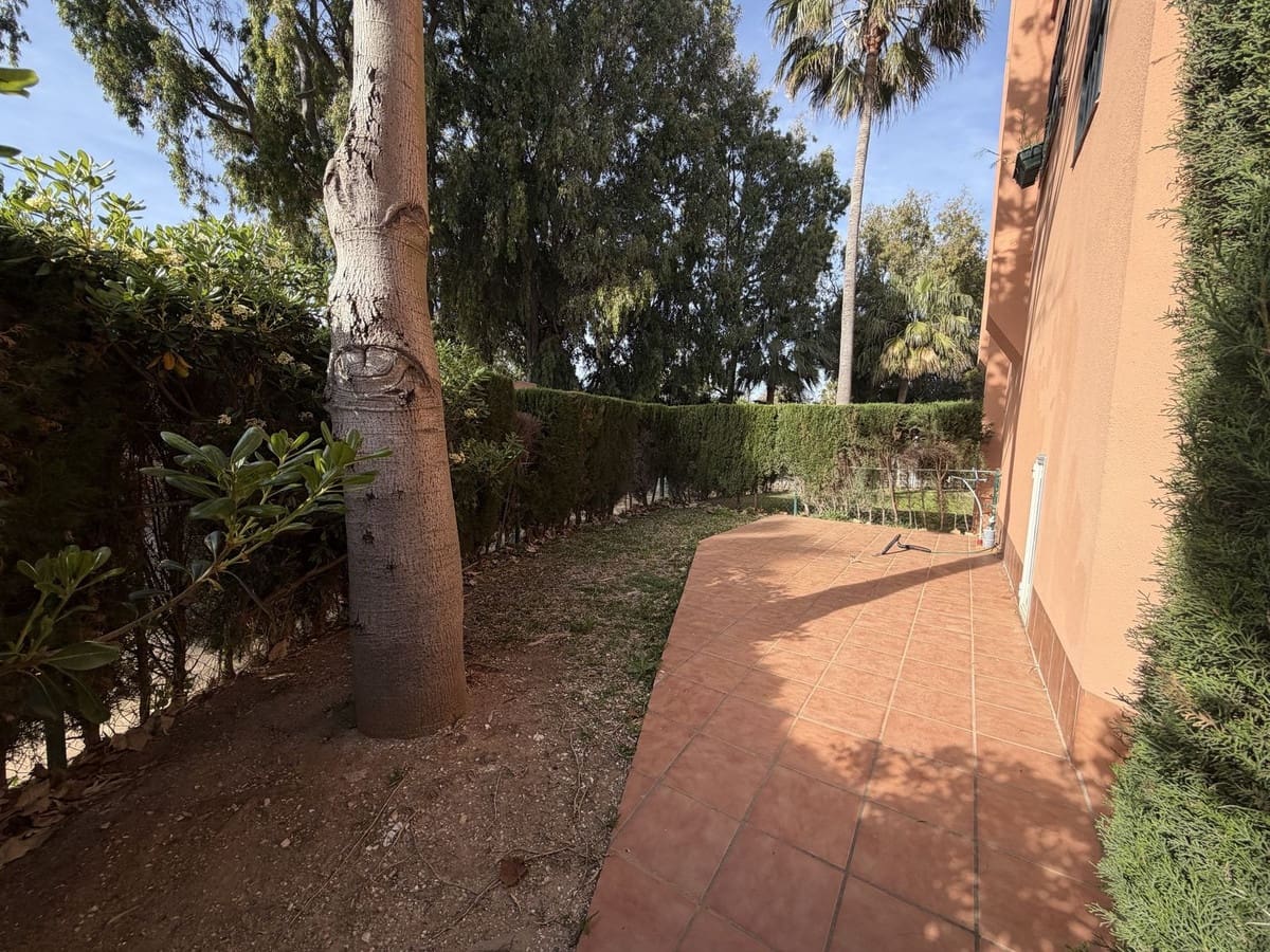 4 sypialnia Dom na sprzedaż w Manilva z basenem garażem - 475 000 € (Ref: 9789820)