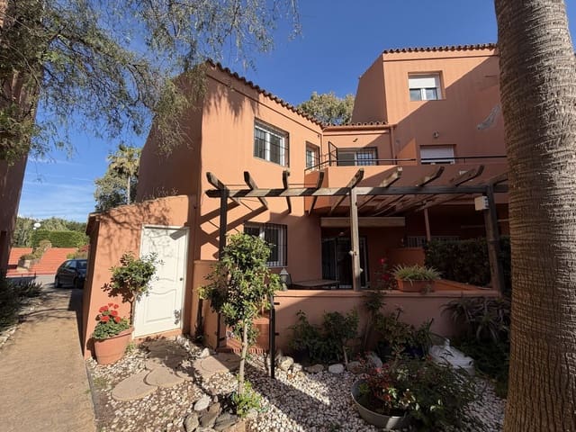 4 slaapkamer Huis te koop in Manilva met zwembad garage - € 475.000 (Ref: 9789820)