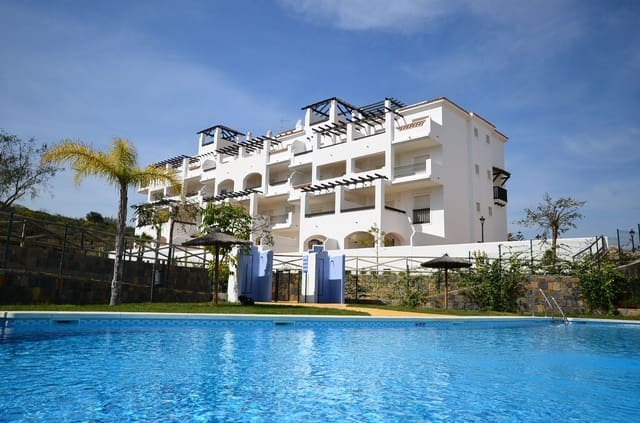 2 chambre Appartement à vendre à La Duquesa / Puerto de la Duquesa, Manilva avec piscine garage - 295 000 € (Ref: 9852189)