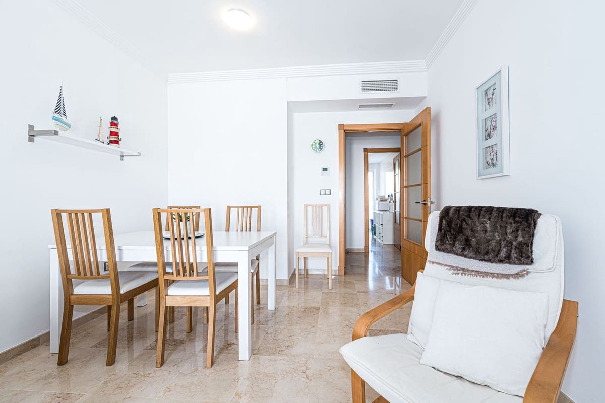 2 sypialnia Apartament na sprzedaż w La Duquesa / Puerto de la Duquesa z basenem garażem - 295 000 € (Ref: 9852189)
