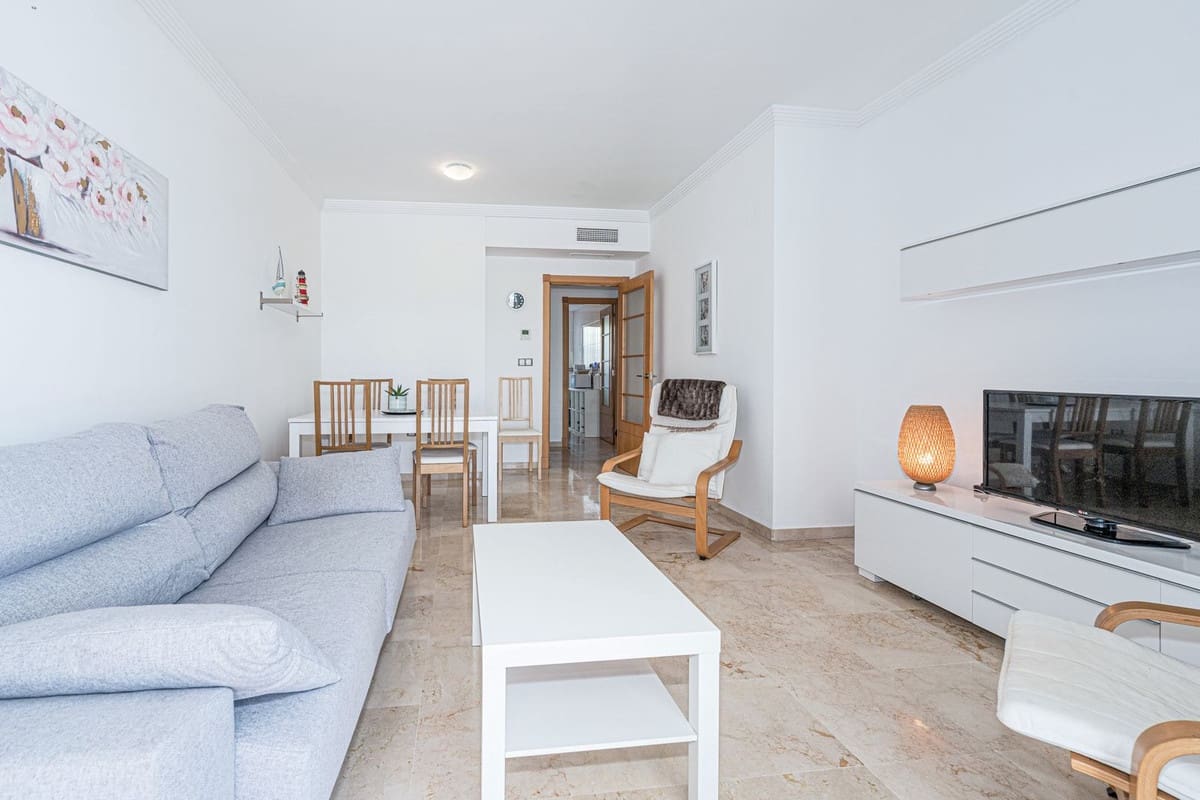 2 sypialnia Apartament na sprzedaż w La Duquesa / Puerto de la Duquesa z basenem garażem - 295 000 € (Ref: 9852189)