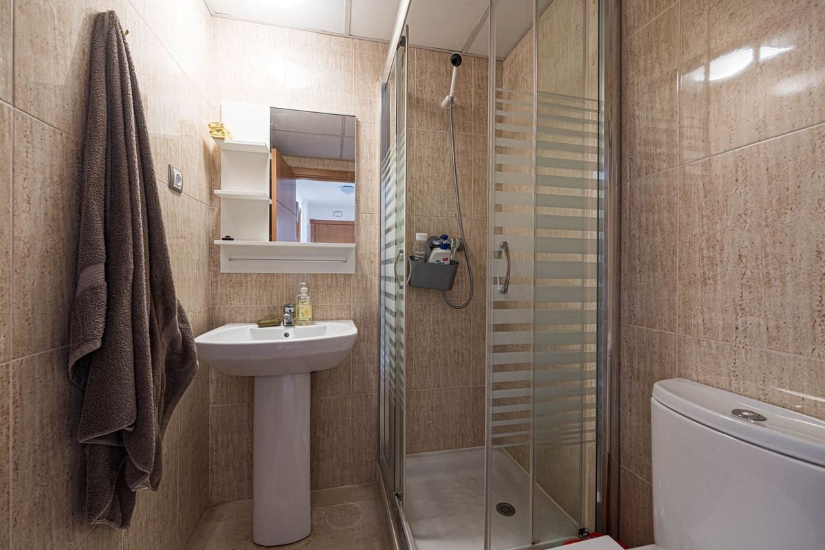 2 sypialnia Apartament na sprzedaż w La Duquesa / Puerto de la Duquesa z basenem garażem - 295 000 € (Ref: 9852189)