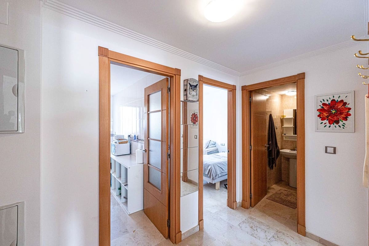2 sypialnia Apartament na sprzedaż w La Duquesa / Puerto de la Duquesa z basenem garażem - 295 000 € (Ref: 9852189)