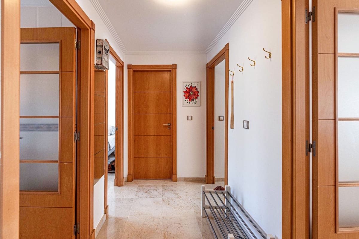 2 sypialnia Apartament na sprzedaż w La Duquesa / Puerto de la Duquesa z basenem garażem - 295 000 € (Ref: 9852189)