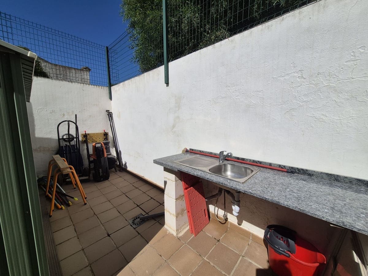 3 quarto Casa em Banda para venda em La Duquesa / Puerto de la Duquesa com garagem - 375 000 € (Ref: 9852190)