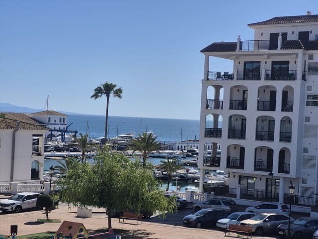 3 quarto Casa em Banda para venda em La Duquesa / Puerto de la Duquesa, Manilva com garagem - 375 000 € (Ref: 9852190)