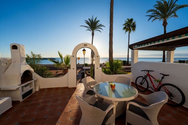 2 quarto Casa em Banda para venda em La Duquesa / Puerto de la Duquesa, Manilva com piscina - 569 000 € (Ref: 9854664)
