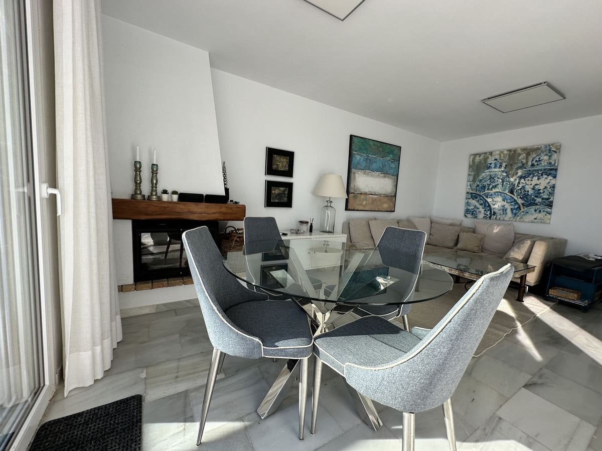 2 quarto Casa em Banda para venda em La Duquesa / Puerto de la Duquesa com piscina - 569 000 € (Ref: 9854664)