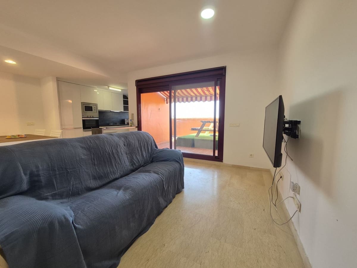 Apartamento de 2 habitaciones en La Duquesa / Puerto de la Duquesa en venta con piscina garaje - 375.000 € (Ref: 9858322)
