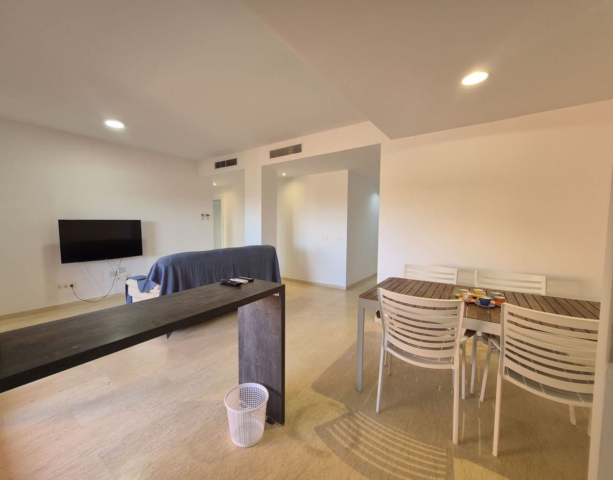 Apartamento de 2 habitaciones en La Duquesa / Puerto de la Duquesa en venta con piscina garaje - 375.000 € (Ref: 9858322)