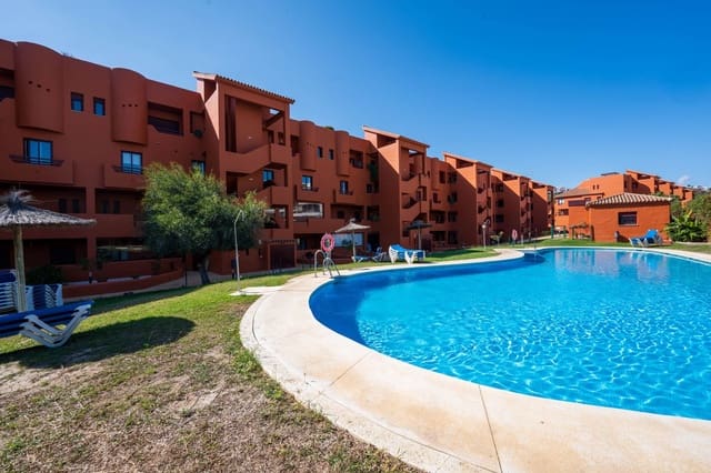 2 chambre Appartement à vendre à La Duquesa / Puerto de la Duquesa, Manilva avec piscine garage - 375 000 € (Ref: 9858322)