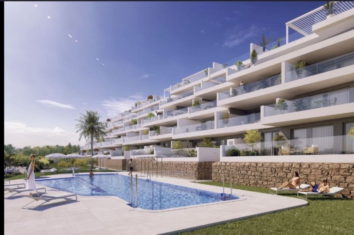 2 bedroom Apartment for sale in La Duquesa / Puerto de la Duquesa with pool garage - € 435,000 (Ref: 9858974)